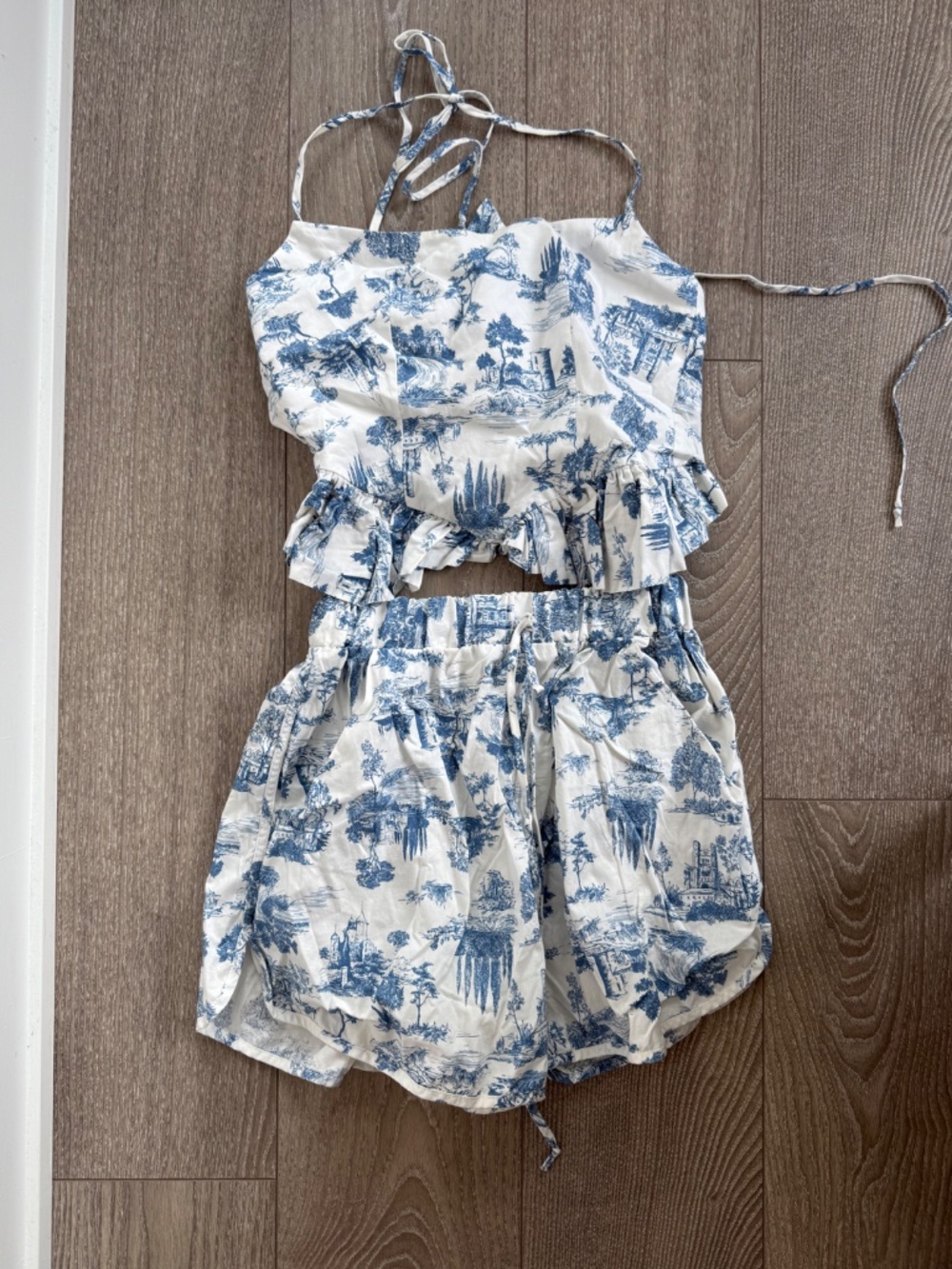 Eliza Faulkner Blue Toile Set - Picture 2 of 4